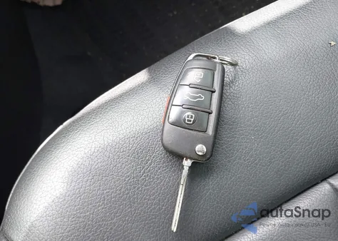 2017 Audi A3 2.0T Premium из США, поврежденный, VIN WAUB8GFF2H1012840